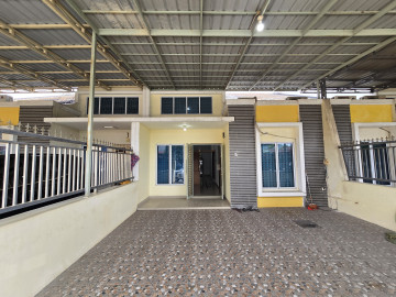 DIJUAL RUMAH SIAP HUNI LOKASI JALAN KARYA INDAH/RIAU UJUNG-PEKANBARU