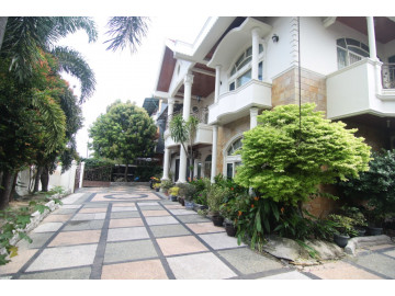 Dijual Rumah mewah 2lt di Jl. Teratai Atas - Pekanbaru