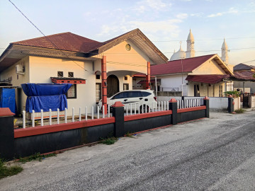 DIJUAL RUMAH Dekat Jl. Garuda / Durian