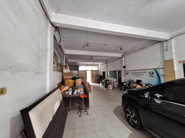 DIJUAL 2 UNIT RUKO GANDENG 3 LANTAI  LOKASI JL.RIAU UJUNG-PEKANBARU