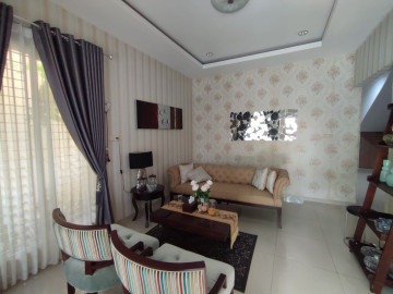 Dijual Rumah mewah cantik dan Furnished lokasi Jl. Ronggowarsito - Pekanbaru